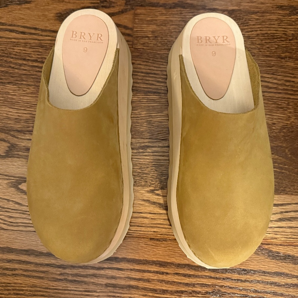 BRYR Chonk Clogs • Kelp • Size 9 • NWOT